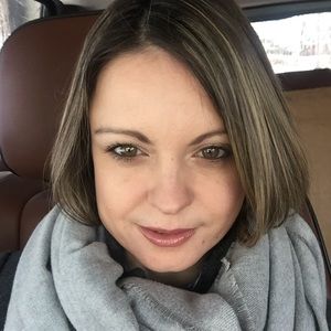 Meet your Posher, Alona